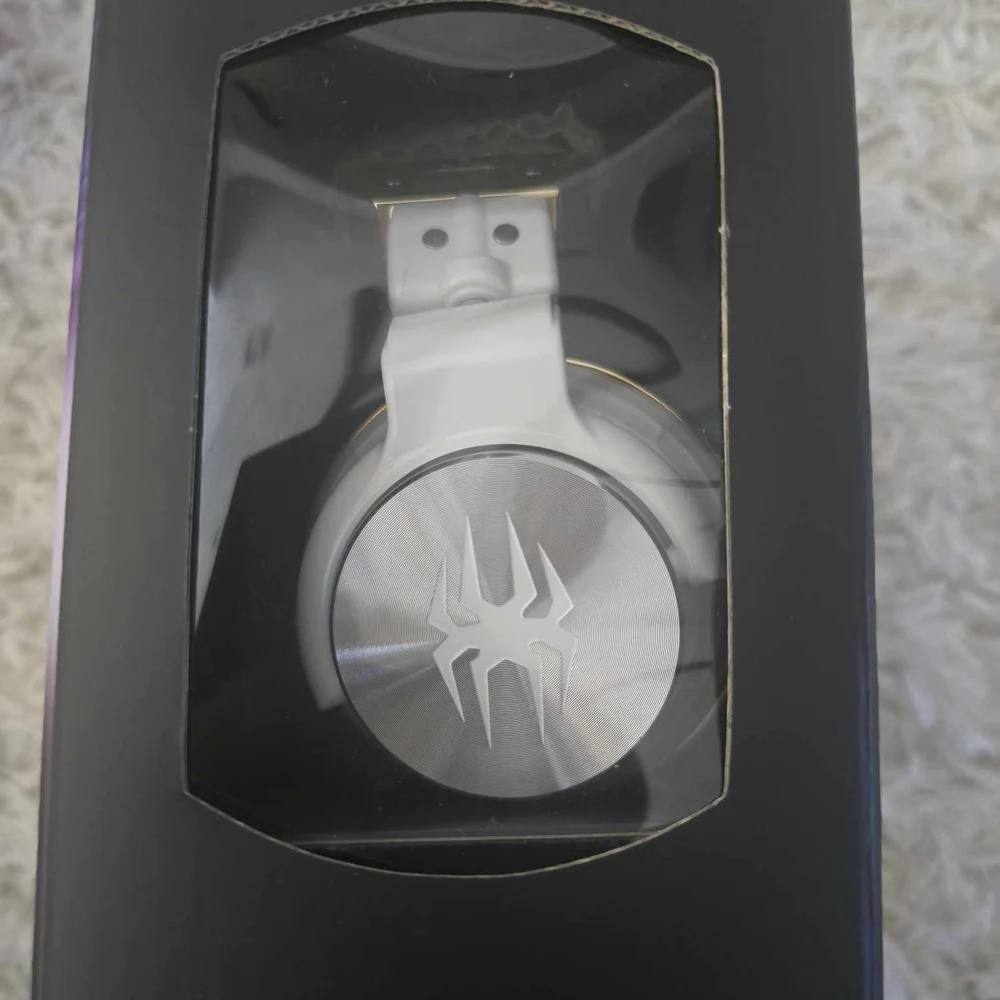 SPIDER POWER FORCE HEAD PHONES. BRAND NEW FACTORY SEALED.  White